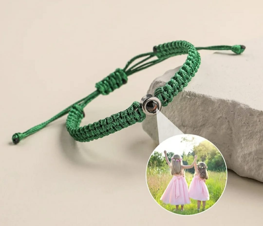 💖 Photo Projection Bracelet – Carry Your Memories With You